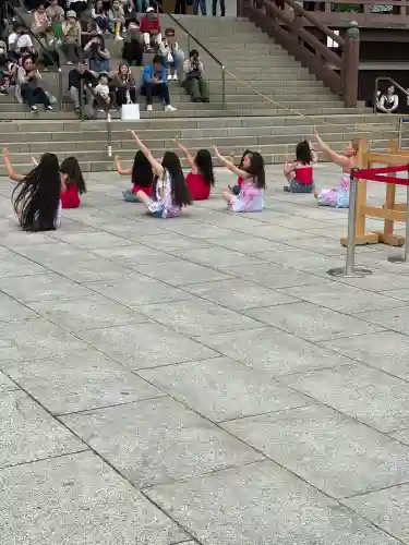 西新井大師総持寺の{uncategorized: "未分類", other: "その他", undefined: "問題あり", building: "その他建物", grave: "お墓", sacred_gate: "鳥居", guardian: "狛犬", statue: "像", buddha: "仏像", history: "歴史", nature: "自然", garden: "庭園", animal: "動物", pagoda: "塔", temizu: "手水舎", mountain_gate: "山門・神門", sanctuary: "本殿・本堂", subordinate: "末社・摂社", art: "芸術", scenery: "景色", jizo: "地蔵", ema: "絵馬", goshuin: "御朱印", omikuji: "おみくじ", items: "授与品その他", amulet: "お守り", goshuincho: "御朱印帳", eats: "食事", festival: "お祭り", votive_dance: "神楽", shichigosan: "七五三参", wedding: "結婚式", experience: "体験その他", initially: "初詣", around: "周辺", anti_infection: "感染症対策"}