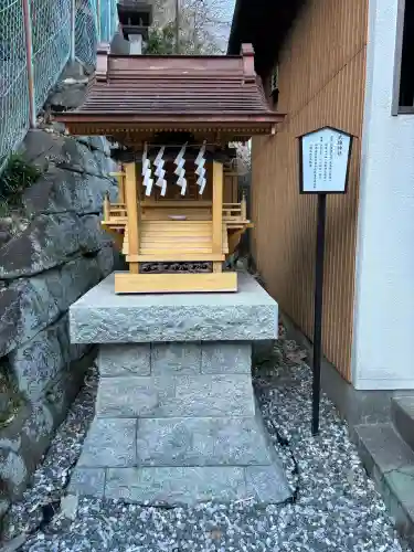 叶神社 (西叶神社)の{uncategorized: "未分類", other: "その他", undefined: "問題あり", building: "その他建物", grave: "お墓", sacred_gate: "鳥居", guardian: "狛犬", statue: "像", buddha: "仏像", history: "歴史", nature: "自然", garden: "庭園", animal: "動物", pagoda: "塔", temizu: "手水舎", mountain_gate: "山門・神門", sanctuary: "本殿・本堂", subordinate: "末社・摂社", art: "芸術", scenery: "景色", jizo: "地蔵", ema: "絵馬", goshuin: "御朱印", omikuji: "おみくじ", items: "授与品その他", amulet: "お守り", goshuincho: "御朱印帳", eats: "食事", festival: "お祭り", votive_dance: "神楽", shichigosan: "七五三参", wedding: "結婚式", experience: "体験その他", initially: "初詣", around: "周辺", anti_infection: "感染症対策"}