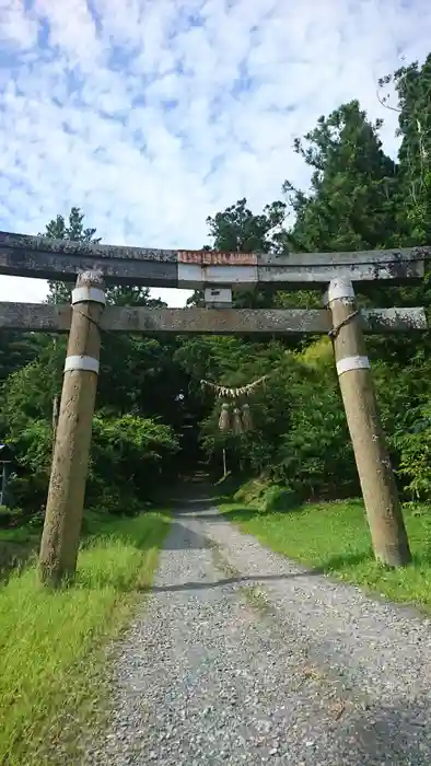 神明社の鳥居