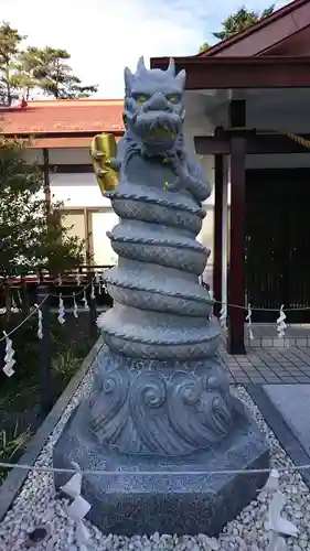 天津神大龍神宮の狛犬