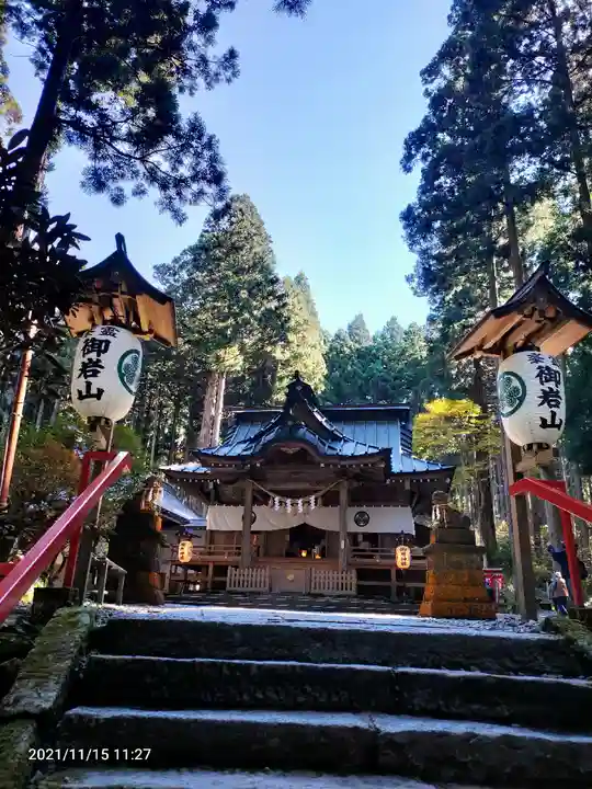 御岩神社の本殿・本堂