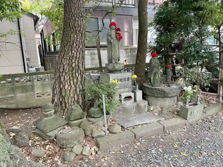 永泉寺の{uncategorized: "未分類", other: "その他", undefined: "問題あり", building: "その他建物", grave: "お墓", sacred_gate: "鳥居", guardian: "狛犬", statue: "像", buddha: "仏像", history: "歴史", nature: "自然", garden: "庭園", animal: "動物", pagoda: "塔", temizu: "手水舎", mountain_gate: "山門・神門", sanctuary: "本殿・本堂", subordinate: "末社・摂社", art: "芸術", scenery: "景色", jizo: "地蔵", ema: "絵馬", goshuin: "御朱印", omikuji: "おみくじ", items: "授与品その他", amulet: "お守り", goshuincho: "御朱印帳", eats: "食事", festival: "お祭り", votive_dance: "神楽", shichigosan: "七五三参", wedding: "結婚式", experience: "体験その他", initially: "初詣", around: "周辺", anti_infection: "感染症対策"}