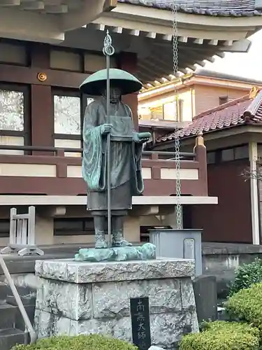 日曜寺の像