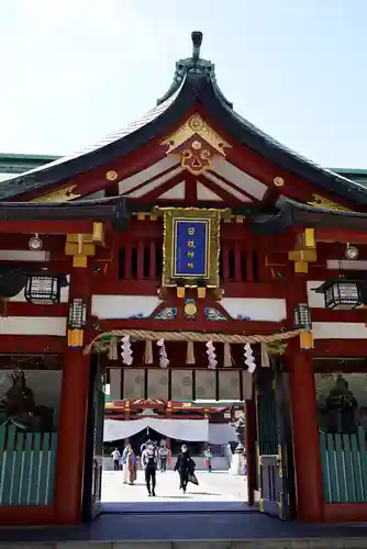 日枝神社の山門