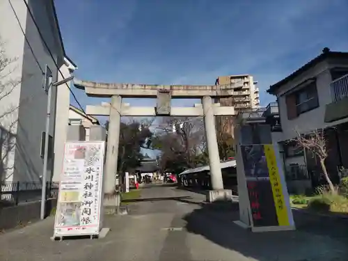 舎人氷川神社の鳥居