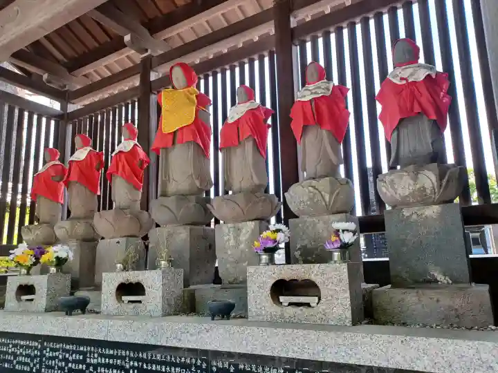 大仙寺の{uncategorized: "未分類", other: "その他", undefined: "問題あり", building: "その他建物", grave: "お墓", sacred_gate: "鳥居", guardian: "狛犬", statue: "像", buddha: "仏像", history: "歴史", nature: "自然", garden: "庭園", animal: "動物", pagoda: "塔", temizu: "手水舎", mountain_gate: "山門・神門", sanctuary: "本殿・本堂", subordinate: "末社・摂社", art: "芸術", scenery: "景色", jizo: "地蔵", ema: "絵馬", goshuin: "御朱印", omikuji: "おみくじ", items: "授与品その他", amulet: "お守り", goshuincho: "御朱印帳", eats: "食事", festival: "お祭り", votive_dance: "神楽", shichigosan: "七五三参", wedding: "結婚式", experience: "体験その他", initially: "初詣", around: "周辺", anti_infection: "感染症対策"}