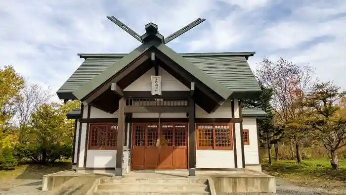 千代ヶ岡神社の本殿
