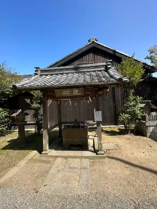 深田神社の手水舎