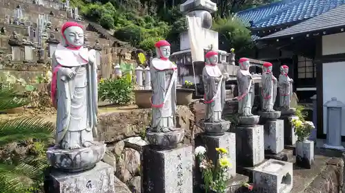 瀧泉寺の地蔵