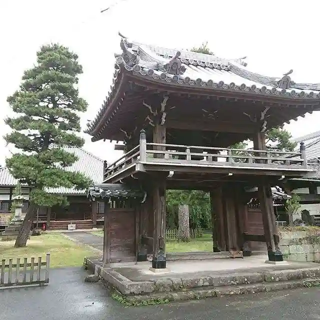 満性寺の山門・神門