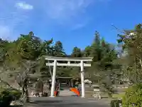 熊野大社の{uncategorized: "未分類", other: "その他", undefined: "問題あり", building: "その他建物", grave: "お墓", sacred_gate: "鳥居", guardian: "狛犬", statue: "像", buddha: "仏像", history: "歴史", nature: "自然", garden: "庭園", animal: "動物", pagoda: "塔", temizu: "手水舎", mountain_gate: "山門・神門", sanctuary: "本殿・本堂", subordinate: "末社・摂社", art: "芸術", scenery: "景色", jizo: "地蔵", ema: "絵馬", goshuin: "御朱印", omikuji: "おみくじ", items: "授与品その他", amulet: "お守り", goshuincho: "御朱印帳", eats: "食事", festival: "お祭り", votive_dance: "神楽", shichigosan: "七五三参", wedding: "結婚式", experience: "体験その他", initially: "初詣", around: "周辺", anti_infection: "感染症対策"}