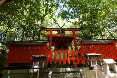 八峰神社の本殿