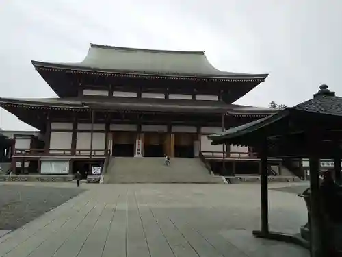 成田山新勝寺の本殿・本堂