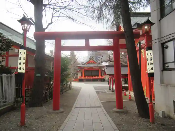 花園神社の鳥居