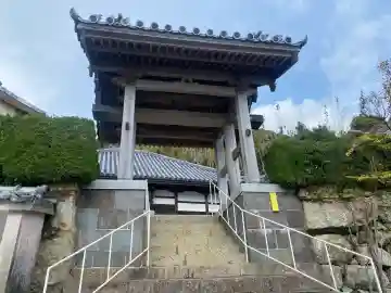 最明寺の{uncategorized: "未分類", other: "その他", undefined: "問題あり", building: "その他建物", grave: "お墓", sacred_gate: "鳥居", guardian: "狛犬", statue: "像", buddha: "仏像", history: "歴史", nature: "自然", garden: "庭園", animal: "動物", pagoda: "塔", temizu: "手水舎", mountain_gate: "山門・神門", sanctuary: "本殿・本堂", subordinate: "末社・摂社", art: "芸術", scenery: "景色", jizo: "地蔵", ema: "絵馬", goshuin: "御朱印", omikuji: "おみくじ", items: "授与品その他", amulet: "お守り", goshuincho: "御朱印帳", eats: "食事", festival: "お祭り", votive_dance: "神楽", shichigosan: "七五三参", wedding: "結婚式", experience: "体験その他", initially: "初詣", around: "周辺", anti_infection: "感染症対策"}