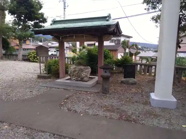 御﨑神社の手水舎