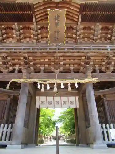 健軍神社の山門