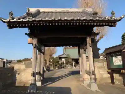 湊済寺の山門・神門