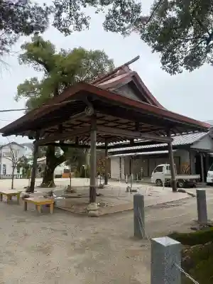 現人神社の{uncategorized: "未分類", other: "その他", undefined: "問題あり", building: "その他建物", grave: "お墓", sacred_gate: "鳥居", guardian: "狛犬", statue: "像", buddha: "仏像", history: "歴史", nature: "自然", garden: "庭園", animal: "動物", pagoda: "塔", temizu: "手水舎", mountain_gate: "山門・神門", sanctuary: "本殿・本堂", subordinate: "末社・摂社", art: "芸術", scenery: "景色", jizo: "地蔵", ema: "絵馬", goshuin: "御朱印", omikuji: "おみくじ", items: "授与品その他", amulet: "お守り", goshuincho: "御朱印帳", eats: "食事", festival: "お祭り", votive_dance: "神楽", shichigosan: "七五三参", wedding: "結婚式", experience: "体験その他", initially: "初詣", around: "周辺", anti_infection: "感染症対策"}