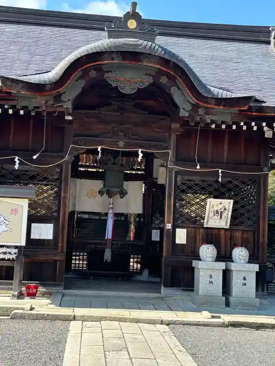 三尾神社の{uncategorized: "未分類", other: "その他", undefined: "問題あり", building: "その他建物", grave: "お墓", sacred_gate: "鳥居", guardian: "狛犬", statue: "像", buddha: "仏像", history: "歴史", nature: "自然", garden: "庭園", animal: "動物", pagoda: "塔", temizu: "手水舎", mountain_gate: "山門・神門", sanctuary: "本殿・本堂", subordinate: "末社・摂社", art: "芸術", scenery: "景色", jizo: "地蔵", ema: "絵馬", goshuin: "御朱印", omikuji: "おみくじ", items: "授与品その他", amulet: "お守り", goshuincho: "御朱印帳", eats: "食事", festival: "お祭り", votive_dance: "神楽", shichigosan: "七五三参", wedding: "結婚式", experience: "体験その他", initially: "初詣", around: "周辺", anti_infection: "感染症対策"}