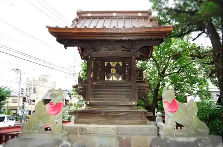 六塚稲荷神社の本殿・本堂