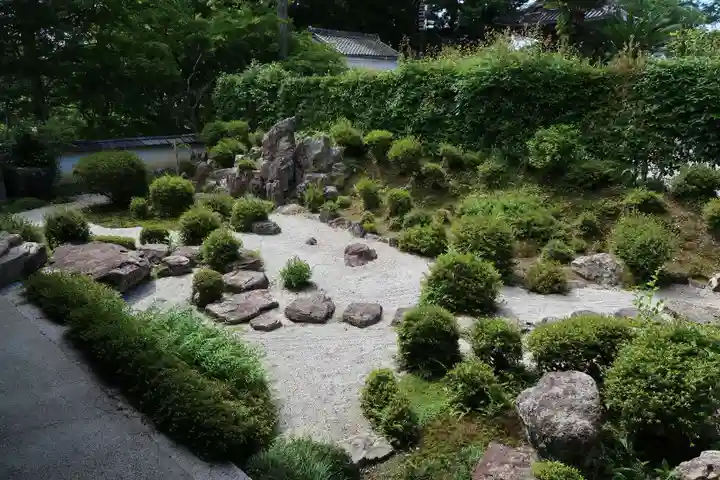 西教寺の庭園