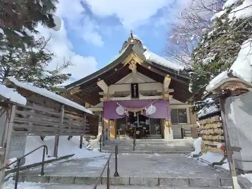 彌彦神社　(伊夜日子神社)の本殿・本堂