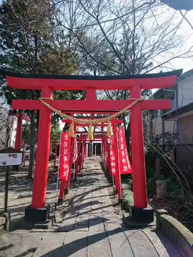 於菊稲荷神社の鳥居