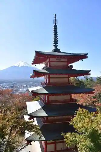 新倉富士浅間神社の塔