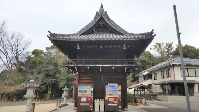 八事山 興正寺の山門