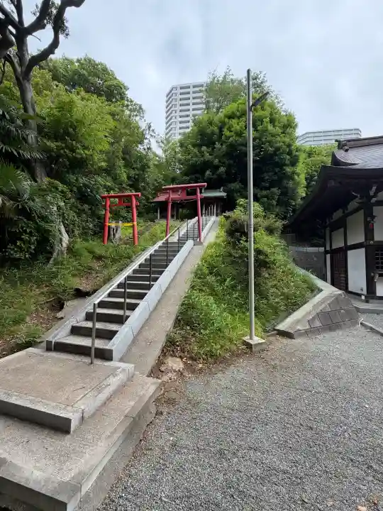 白旗神社(品濃白旗神社)の{uncategorized: "未分類", other: "その他", undefined: "問題あり", building: "その他建物", grave: "お墓", sacred_gate: "鳥居", guardian: "狛犬", statue: "像", buddha: "仏像", history: "歴史", nature: "自然", garden: "庭園", animal: "動物", pagoda: "塔", temizu: "手水舎", mountain_gate: "山門・神門", sanctuary: "本殿・本堂", subordinate: "末社・摂社", art: "芸術", scenery: "景色", jizo: "地蔵", ema: "絵馬", goshuin: "御朱印", omikuji: "おみくじ", items: "授与品その他", amulet: "お守り", goshuincho: "御朱印帳", eats: "食事", festival: "お祭り", votive_dance: "神楽", shichigosan: "七五三参", wedding: "結婚式", experience: "体験その他", initially: "初詣", around: "周辺", anti_infection: "感染症対策"}