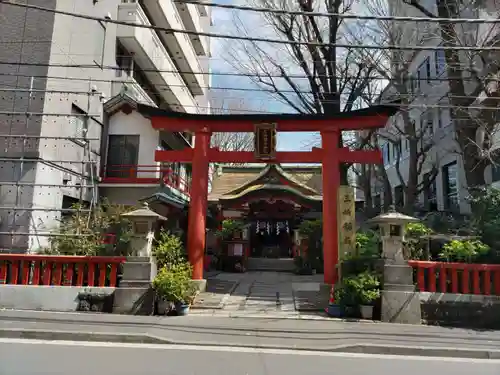 三崎稲荷神社の鳥居