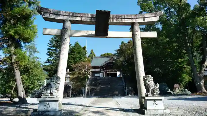 宇和津彦神社の鳥居