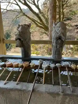 太龍寺の{uncategorized: "未分類", other: "その他", undefined: "問題あり", building: "その他建物", grave: "お墓", sacred_gate: "鳥居", guardian: "狛犬", statue: "像", buddha: "仏像", history: "歴史", nature: "自然", garden: "庭園", animal: "動物", pagoda: "塔", temizu: "手水舎", mountain_gate: "山門・神門", sanctuary: "本殿・本堂", subordinate: "末社・摂社", art: "芸術", scenery: "景色", jizo: "地蔵", ema: "絵馬", goshuin: "御朱印", omikuji: "おみくじ", items: "授与品その他", amulet: "お守り", goshuincho: "御朱印帳", eats: "食事", festival: "お祭り", votive_dance: "神楽", shichigosan: "七五三参", wedding: "結婚式", experience: "体験その他", initially: "初詣", around: "周辺", anti_infection: "感染症対策"}