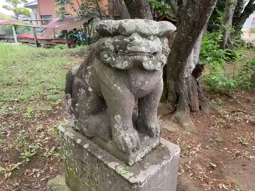 諏訪神社の狛犬