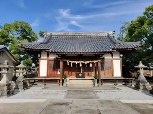 新羅神社の本殿