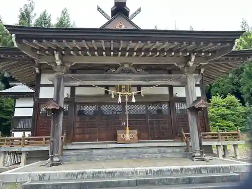 白鳥神社の本殿・本堂