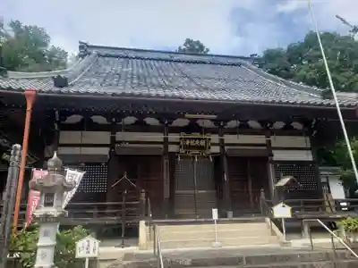 願成就寺の本殿・本堂