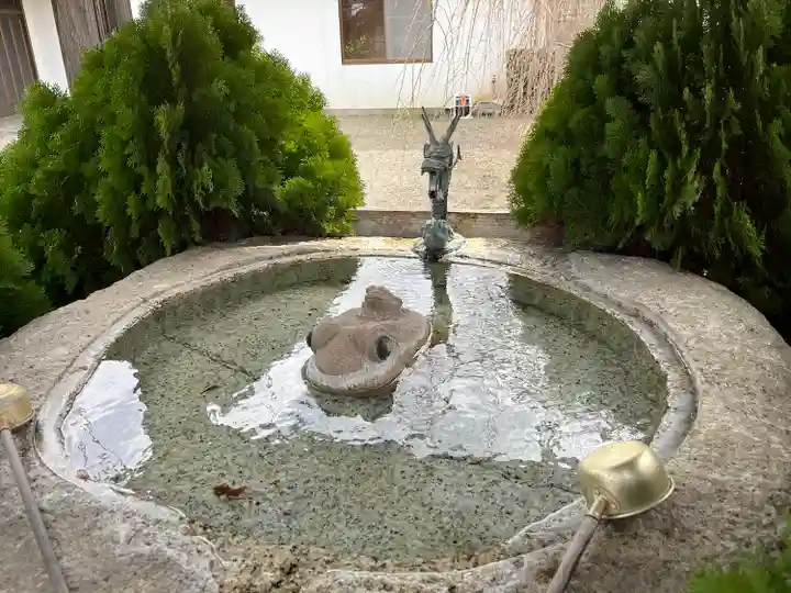 別雷皇太神の手水舎