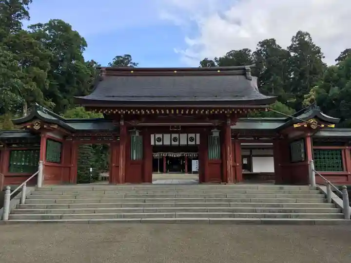 志波彦神社・鹽竈神社の山門・神門