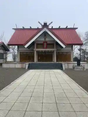 釧路護国神社の{uncategorized: "未分類", other: "その他", undefined: "問題あり", building: "その他建物", grave: "お墓", sacred_gate: "鳥居", guardian: "狛犬", statue: "像", buddha: "仏像", history: "歴史", nature: "自然", garden: "庭園", animal: "動物", pagoda: "塔", temizu: "手水舎", mountain_gate: "山門・神門", sanctuary: "本殿・本堂", subordinate: "末社・摂社", art: "芸術", scenery: "景色", jizo: "地蔵", ema: "絵馬", goshuin: "御朱印", omikuji: "おみくじ", items: "授与品その他", amulet: "お守り", goshuincho: "御朱印帳", eats: "食事", festival: "お祭り", votive_dance: "神楽", shichigosan: "七五三参", wedding: "結婚式", experience: "体験その他", initially: "初詣", around: "周辺", anti_infection: "感染症対策"}