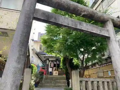 飯倉熊野神社の鳥居