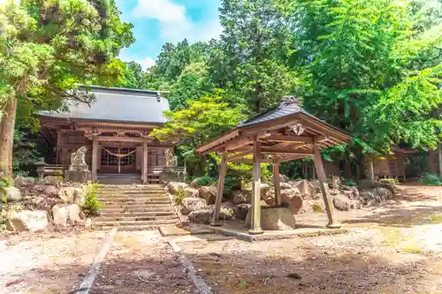 劔龍神社の本殿