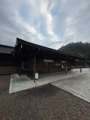 出雲大社の{uncategorized: "未分類", other: "その他", undefined: "問題あり", building: "その他建物", grave: "お墓", sacred_gate: "鳥居", guardian: "狛犬", statue: "像", buddha: "仏像", history: "歴史", nature: "自然", garden: "庭園", animal: "動物", pagoda: "塔", temizu: "手水舎", mountain_gate: "山門・神門", sanctuary: "本殿・本堂", subordinate: "末社・摂社", art: "芸術", scenery: "景色", jizo: "地蔵", ema: "絵馬", goshuin: "御朱印", omikuji: "おみくじ", items: "授与品その他", amulet: "お守り", goshuincho: "御朱印帳", eats: "食事", festival: "お祭り", votive_dance: "神楽", shichigosan: "七五三参", wedding: "結婚式", experience: "体験その他", initially: "初詣", around: "周辺", anti_infection: "感染症対策"}