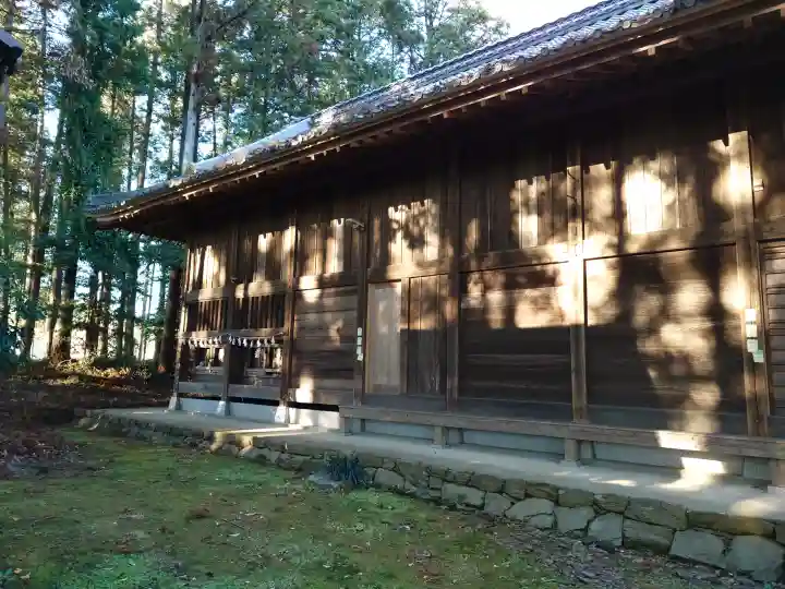 鎌形八幡神社の{uncategorized: "未分類", other: "その他", undefined: "問題あり", building: "その他建物", grave: "お墓", sacred_gate: "鳥居", guardian: "狛犬", statue: "像", buddha: "仏像", history: "歴史", nature: "自然", garden: "庭園", animal: "動物", pagoda: "塔", temizu: "手水舎", mountain_gate: "山門・神門", sanctuary: "本殿・本堂", subordinate: "末社・摂社", art: "芸術", scenery: "景色", jizo: "地蔵", ema: "絵馬", goshuin: "御朱印", omikuji: "おみくじ", items: "授与品その他", amulet: "お守り", goshuincho: "御朱印帳", eats: "食事", festival: "お祭り", votive_dance: "神楽", shichigosan: "七五三参", wedding: "結婚式", experience: "体験その他", initially: "初詣", around: "周辺", anti_infection: "感染症対策"}