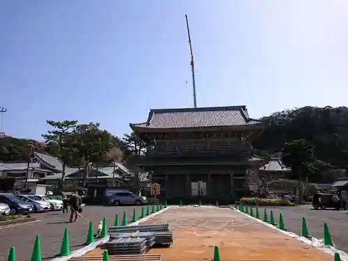 光明寺の山門・神門