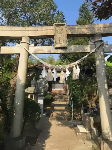 横浜御嶽神社の鳥居