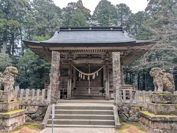 粟鹿神社の{uncategorized: "未分類", other: "その他", undefined: "問題あり", building: "その他建物", grave: "お墓", sacred_gate: "鳥居", guardian: "狛犬", statue: "像", buddha: "仏像", history: "歴史", nature: "自然", garden: "庭園", animal: "動物", pagoda: "塔", temizu: "手水舎", mountain_gate: "山門・神門", sanctuary: "本殿・本堂", subordinate: "末社・摂社", art: "芸術", scenery: "景色", jizo: "地蔵", ema: "絵馬", goshuin: "御朱印", omikuji: "おみくじ", items: "授与品その他", amulet: "お守り", goshuincho: "御朱印帳", eats: "食事", festival: "お祭り", votive_dance: "神楽", shichigosan: "七五三参", wedding: "結婚式", experience: "体験その他", initially: "初詣", around: "周辺", anti_infection: "感染症対策"}