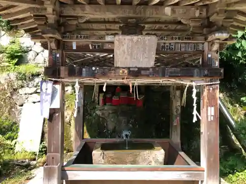 長命寺の手水舎