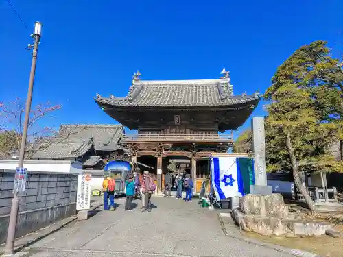 延命寺の山門